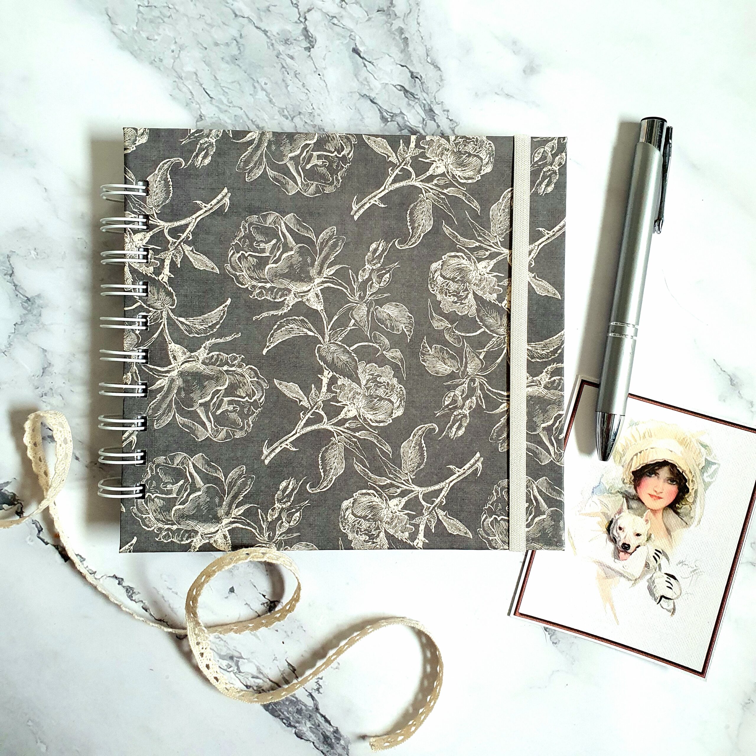 Mixed media / photo album